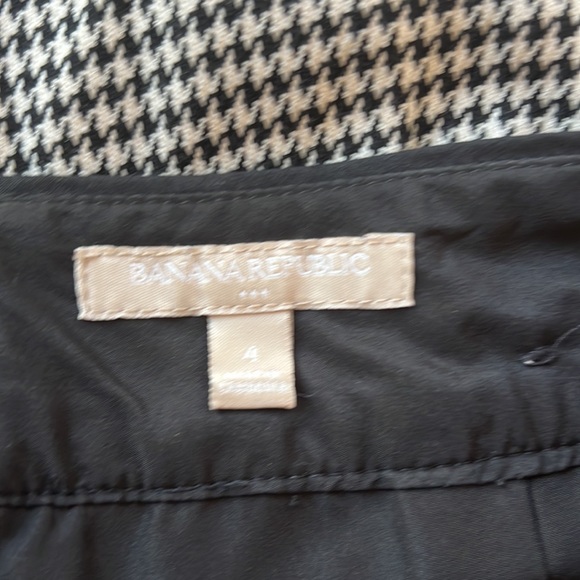 Banana Republic Houndstooth Skirt - Picture 3 of 3